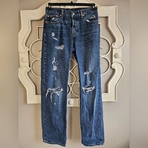 Euc Levis 501 premium waterless distressed jeans (Z18)